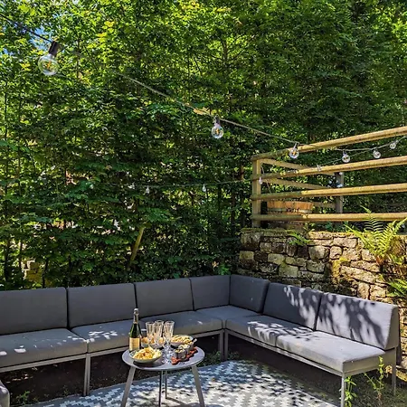 Peaceful Chalet Near The The Sure River *