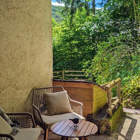 Peaceful Chalet Near The The Sure River Chalet *