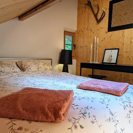 Chalet Peaceful Chalet Near The The Sure River *