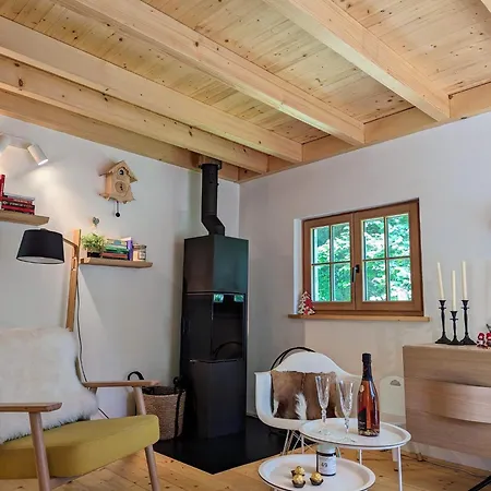 Peaceful Chalet Near The The Sure River *