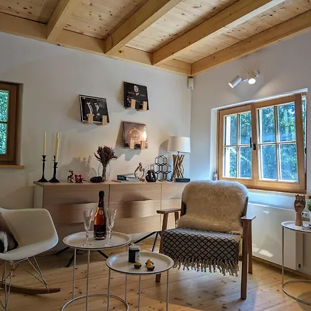 Peaceful Chalet Near The The Sure River Chalet